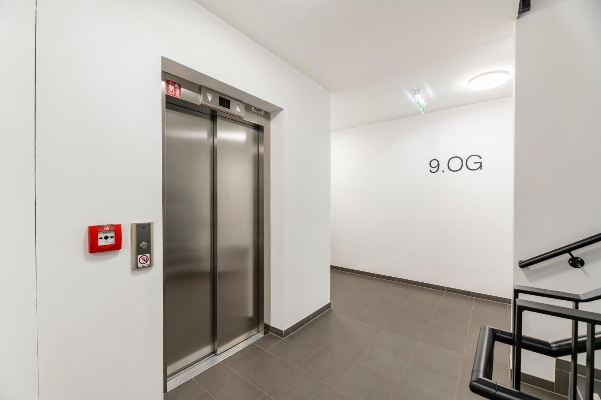 Edler Wohnraum Panoramablick 3 Sz Boxspringbetten, E-Ladestation, Kaffeevollautomat, Klima, Lift, Terrasse & 2Xtg Грац Экстерьер фото